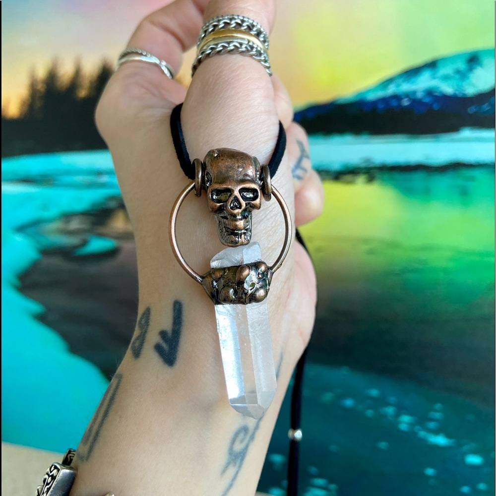 Skull crystal necklace . Clear crystal quartz electroplated copper skull leather - Picture 12 of 16